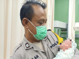 Heboh, Warga Temukan Bayi Laki-laki Dibuang di TPS Alas Malang Surabaya, Polisi: Kondisinya Sehat