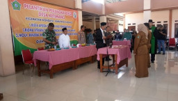 Lantik Tiga Perangkat Desa Baru, Kades Ketimang Bertekad Bangun Desa Bersama