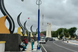 JLS Mahakarya H. Slamet Junaidi Sebagai Bapak Pembangunan