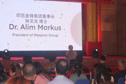 Bos Maspion Alim Markus Rayakan Imlek Bersama Cucu dan Pelajar di SNA