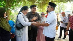 Pj Wali Kota Mojokerto Salat Ghaib dan Tabur Bunga di Sungai Tlocor