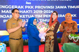 Khofifah Sebut Sosok Adhy Karyono Tepat Teruskan Kepemimpinan Penjabat Gubernur Jatim