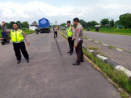 Tertabrak Truk Muatan Ayam, Lansia di Mojoagung Jombang Tewas