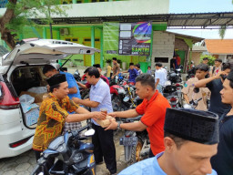 Pegadaian Kanwil XII Bagikan Ribuan Makanan Siap Saji kepada Masyarakat