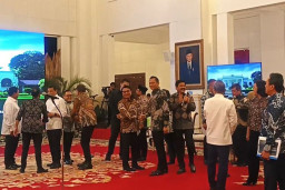 Meski Berseteru, Tadi, Sri Mulyani-Prabowo dan Moeldoko dan AHY Bersalaman