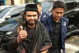 Diperiksa Polisi Soal Konten Tukar Pasangan, Gus Samsudin Cengengesan