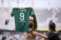 Akhirnya Bajul Ijo Bisa Menang atas Klub Radja Nainggolan