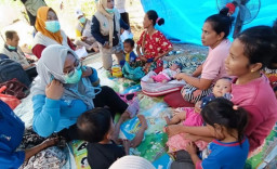 Dinkes Gresik Beri Pelayanan Keliling Bagi Warga Bawean