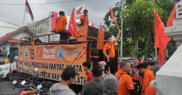 Hari Pertama Saksi Diusir Keluar, Hari Kedua Didemo Partai Buruh