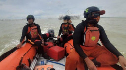 Hari Keempat, Nelayan di Gresik Belum Ditemukan