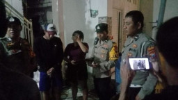 Pasangan Mesum Digerebek di Kos di Lamongan