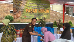 Pasar Murah Kejari Bojonegoro Diserbu Warga