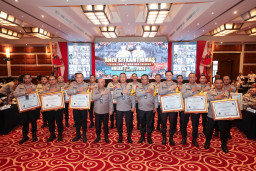 Polres Pasuruan Raih Penghargaan Predikat Penilaian Kepatuhan dari Ombudsman RI