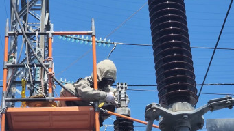 Amankan Suplai Listrik Pelanggan Hingga Idul Fitri, PLN UPT Bali Terapkan Teknik Sentuh Langsung