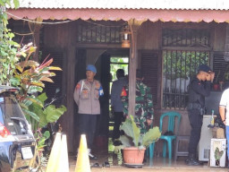 Rumah Dukun, Digeledah Tim Gegana