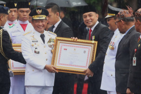 Kota Surabaya Raih Skor Tertinggi, Penghargaan Penyelenggaraan Pemerintah Berkinerja Tinggi