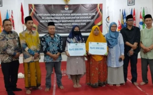 KPU Sidoarjo Berikan Santunan untuk Anggota Badan Adhoc