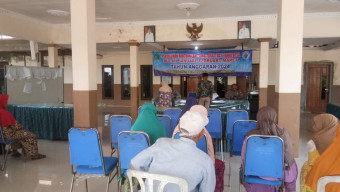 Jelang Lebaran, Pemdes Ploso Salurkan BLT-DD