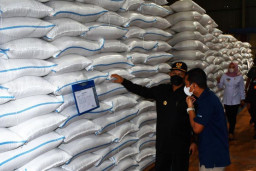 Bulog Madiun Pastikan Stok Beras Selama Ramadhan Aman