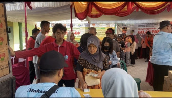 Warga Ponorogo Serbu Gerakan Pangan Murah