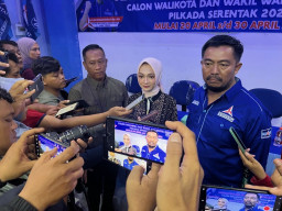 Vinanda Datang Pertama di Undangan Pendaftaran Bacawali Demokrat Kota Kediri