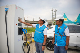 Mudahkan Pengguna Kendaraan Listrik, PLN Tambah SPKLU di Rest Area di Jatim