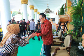 Bupati Sidoarjo 'Bolos' Halal Bihalal di Grahadi, Pj Gubernur Jatim Adhy: Lebih Baik Tak Hadir