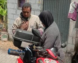 Aksi Heroik Sang Petualang Mudik Gunakan Sepeda Motor Antar Pulau