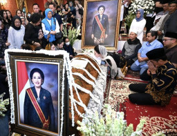 Baca juga : Mooryati Soedibyo, Dirikan Pabrik Mustika Ratu dari Kelola Jamu