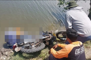 Geger, Penemuan Mayat Terperosok Bareng Motor Supra di Tambak Kawasan Keputih