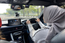 Super Canggih dan Nyaman, Yaris Cross Hybrid Pilihan Ideal Bagi Wanita