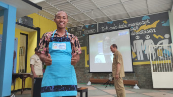 Galeri Disabilitas Kinasih dan UPT Dinsos Jatim Gelar Nobar Timnas: Difabel dan Eks ODGJ Siap Layani