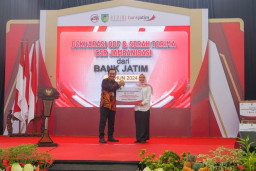 Tingkatkan Kesehatan Masyarakat, Bank Jatim Serahkan Bantuan 168 Jambanisasi