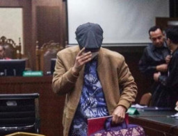 Ayah Gus Muhdlor Hubungkan Terdakwa dengan Hakim Agung Gazalba lewat Pengacara