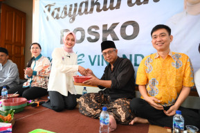 Buka Posko, Mbak Vinanda Sarapan Bareng Abang Becak
