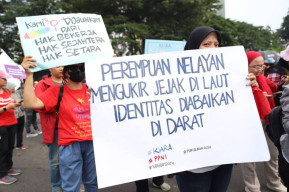 Buruh di Surabaya, Demo di Bank Mandiri