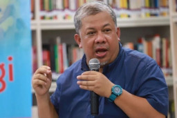 Kisah Politisi Fahri Hamzah: Dulu Caci Maki Jokowi, Kini Puja-puji