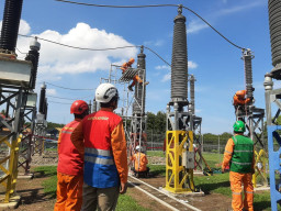 Pastikan Pasokan Listrik Andal Selama KTT WWF, PLN UIT JBM Periksa Kondisi Keseluruhan Peralatan Cable Head Gilimanuk
