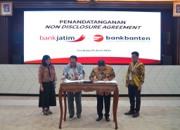 Jajaki KUB, Bank Jatim dan Bank Banten Lakukan Penandatanganan NDA