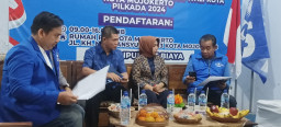 Petahana Ning Ita Bersaing Ketat dengan Menantu Kyai Asep