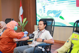 Tingkatkan Kesiapsiagaan dan Kemanusiaan di Ponorogo, PLN Terima Penghargaan Dari PMI