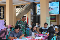 Pelayanan Integrasi Administrasi Penduduk Gratis, Wujud Komitmen TMMD Ke-120 Sidoarjo yang Gemilang