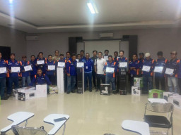 Polisi Bekali Awak Mobil Tangki