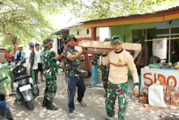 TMMD ke-120 Kodim 0816/Sidoarjo, Kebahagiaan bagi Umani dan Kasiati karena Punya Rumah Baru