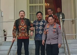 Jagung dan Kapolri Bersalaman, Usai Isu Pengawasan Jampidsus Oleh Densus 88