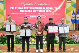 Pemprov Jatim Tandatangani Perjanjian Kerjasama Dengan 12 Perguruan Tinggi