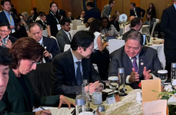 Airlangga Tawarkan Beragam Investasi Kepada Investor dalam IPEF