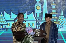 Mantan Menteri Pariwisata Usul Pemberlakuan Bebas Visa