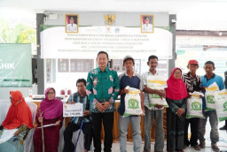 Bupati Lamongan Pastikan Bansos Tepat Sasaran