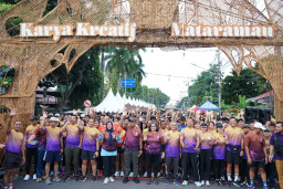 Pj Wali Kota Kediri Zanariah Berangkatkan dan Ikuti Digi Fun Run